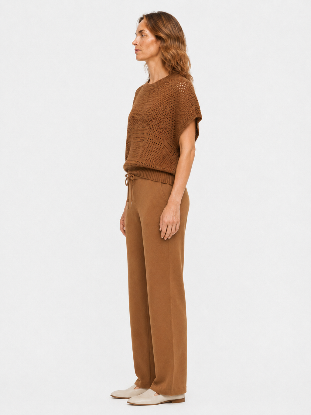 MY010 brown open-knit sleeveless top & pants set side model view