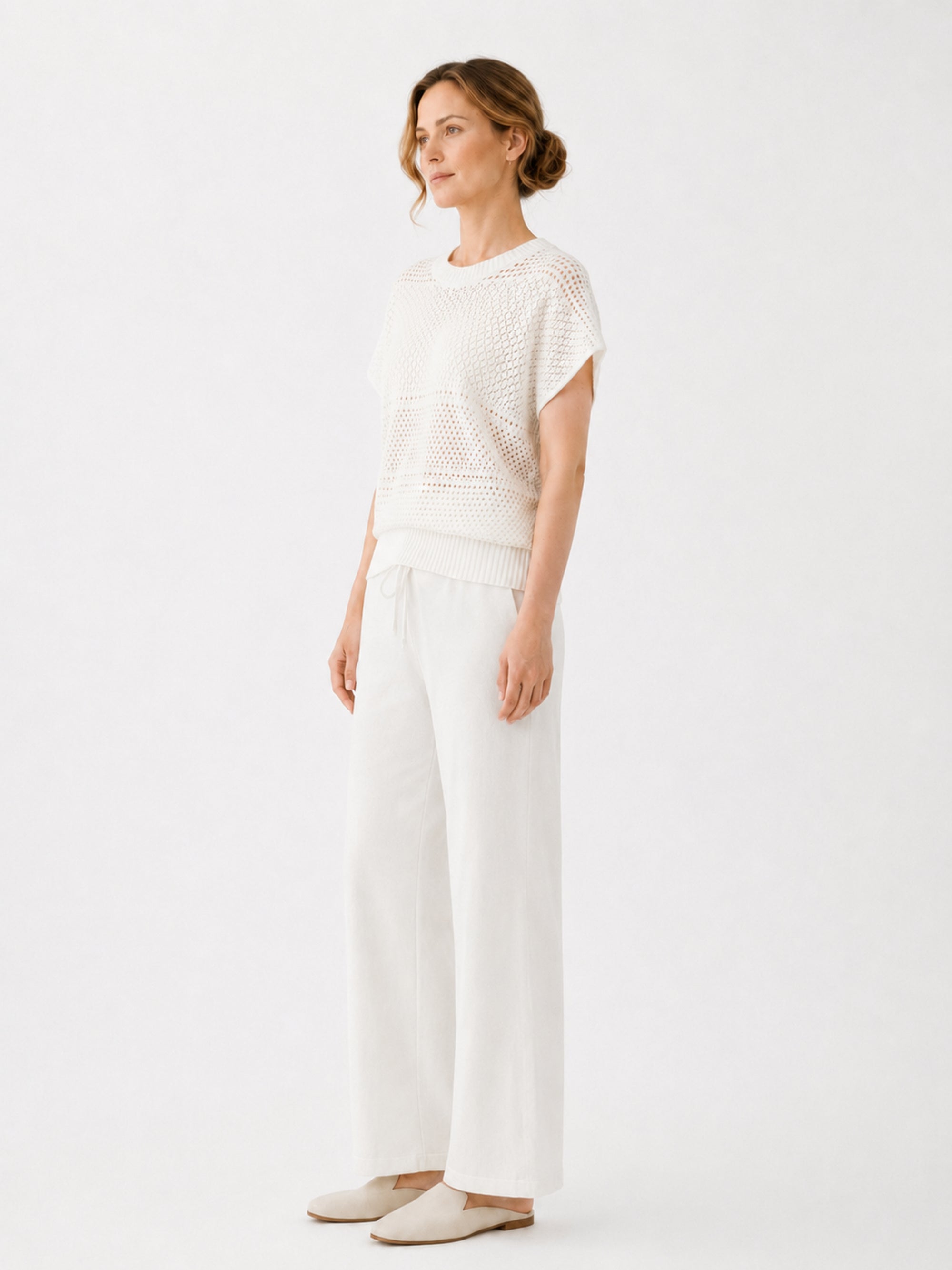 MY010 white open-knit sleeveless top & pants set side model view
